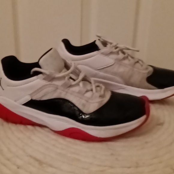 Jordan 11 lows - Picture 3 of 3